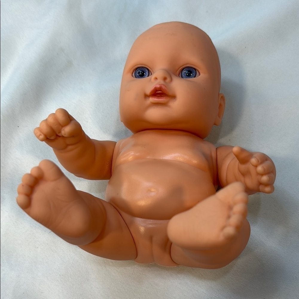 9" Baby Doll, Realistic, Caucasian Female Anatomically Correct Vinyl Blue Eyes - Picture 10 of 12